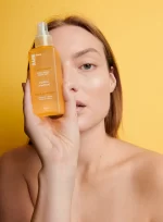 RARE PARIS SOOTHING FACIAL MIST TRÉSOR SOLAIRE – RAMINANTI VEIDO DULKSNA 120 ML. - Image 2